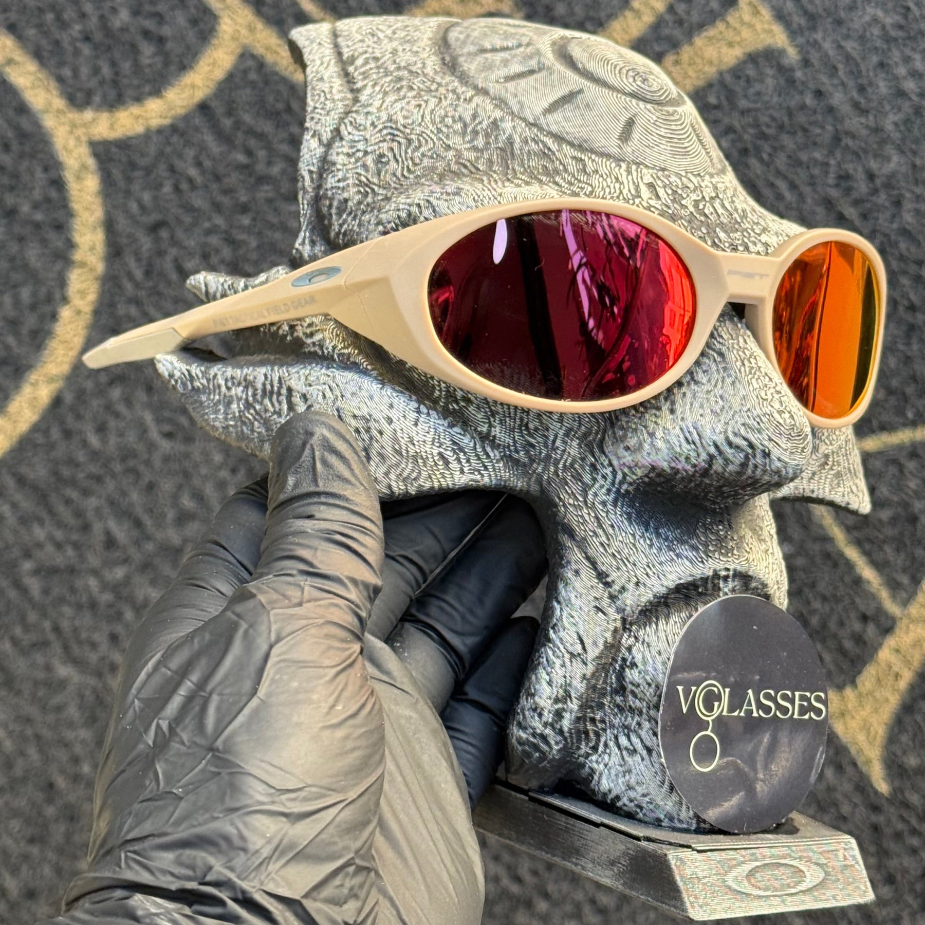Eye Jacket Matte - Ruby