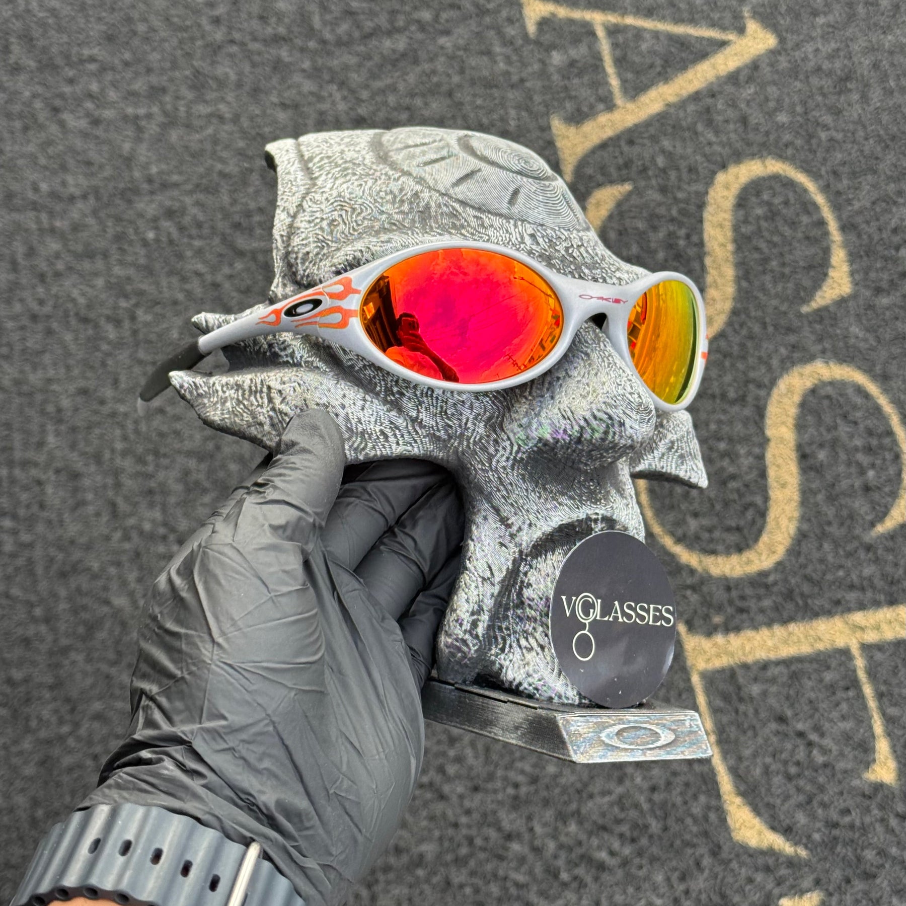 Eye Jacket Flame - Ruby