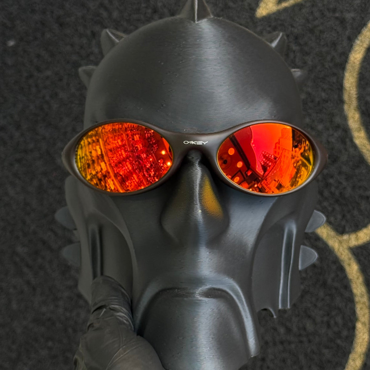 Eye Jacket 2.0 - Carbon Ruby