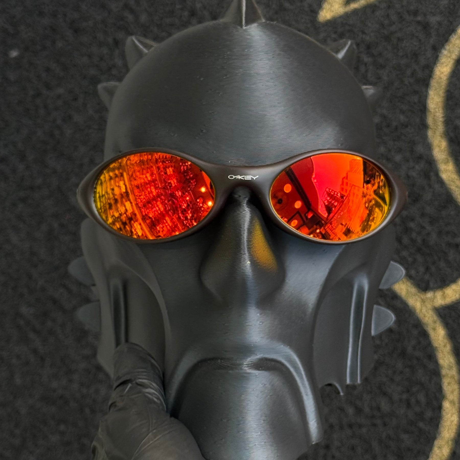 Eye Jacket 2.0 - Carbon Ruby