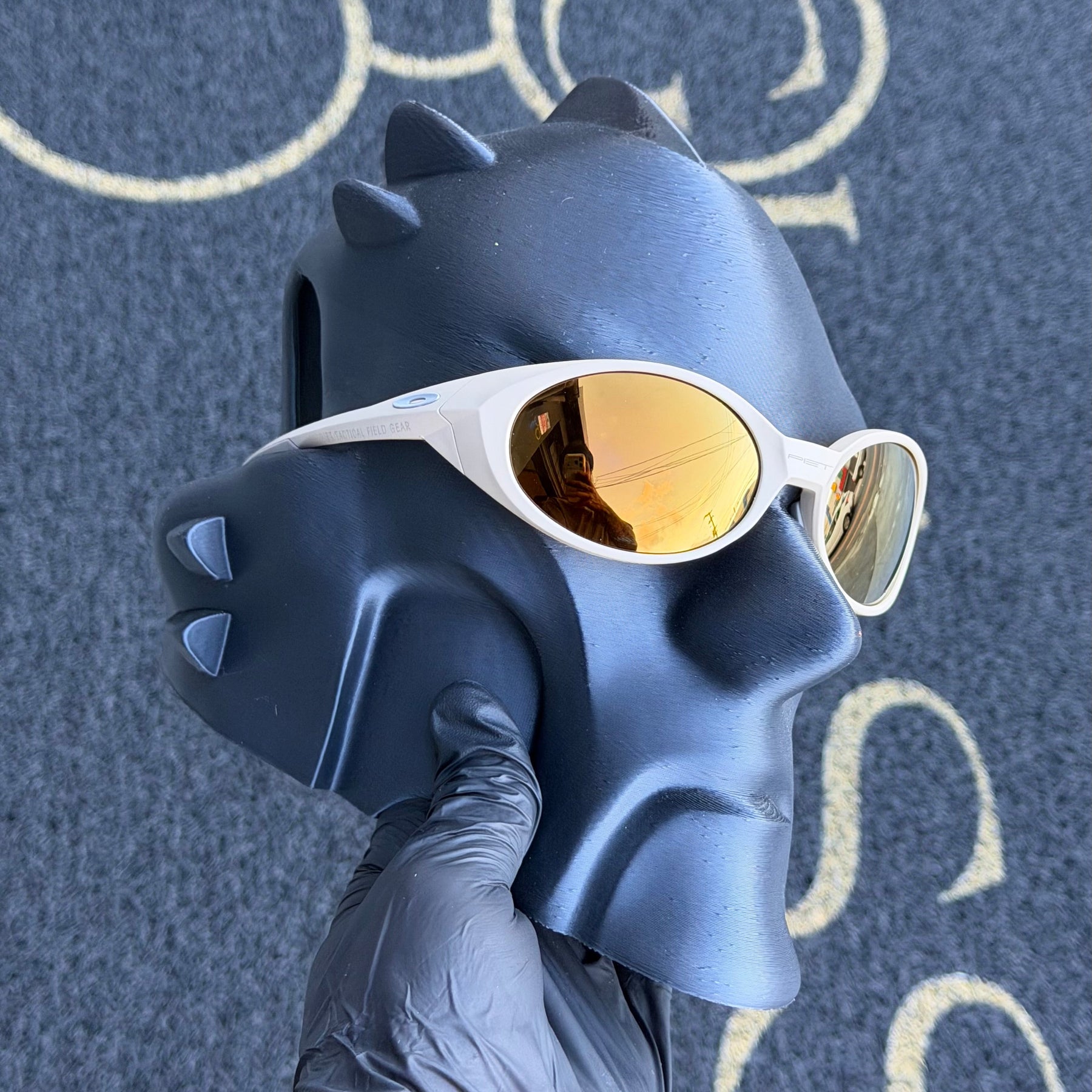 Eye Jacket Gold Café
